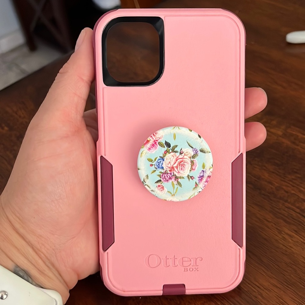 iPhone 11 OtterBox case Commuter Series